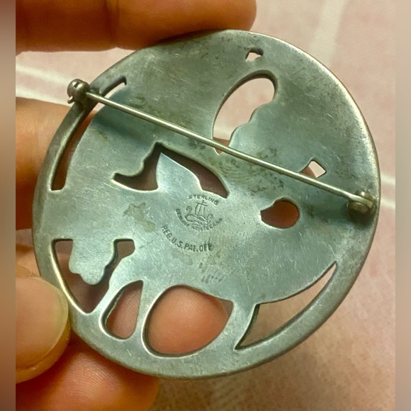 Vintage (1970’s) Art Deco Silver Bird and Grapes Brooch ✨ - Picture 3 of 6